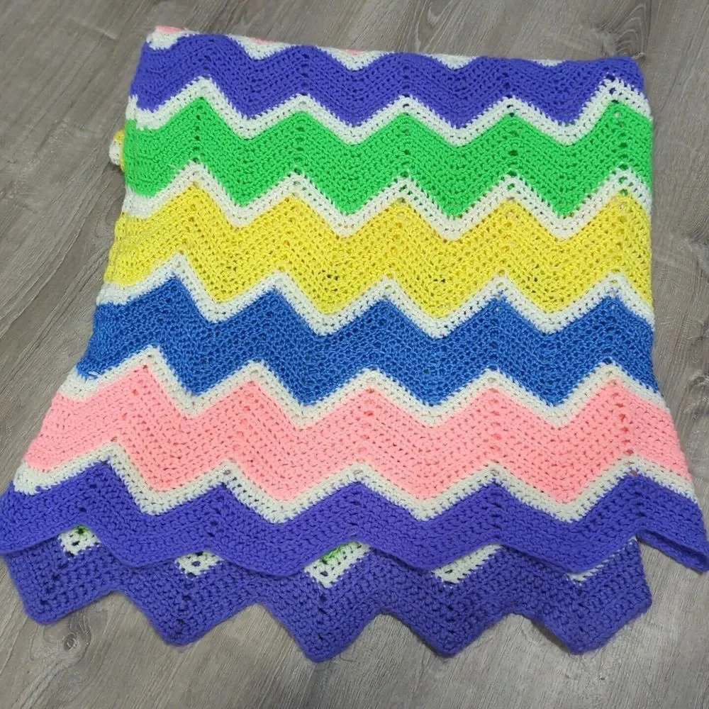 Homemade Crocheted Multicolor Chevron Pattern 60x80 Blanket‎